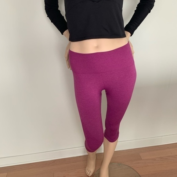 Lululemon In The Flow Crop II - Picture 7 of 10